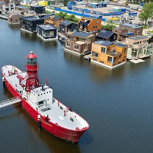 lightship-amsterdam.amsterdamhotelsnl.com/